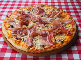  4. Prosciutto funghi 